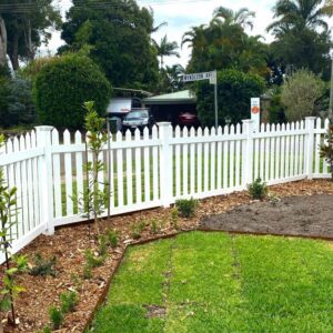 Elizabeth - Scalloped Picket Fence 1.2 m