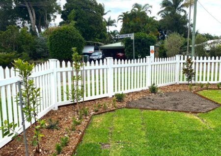 Elizabeth - Scalloped Picket Fence 1.2 m
